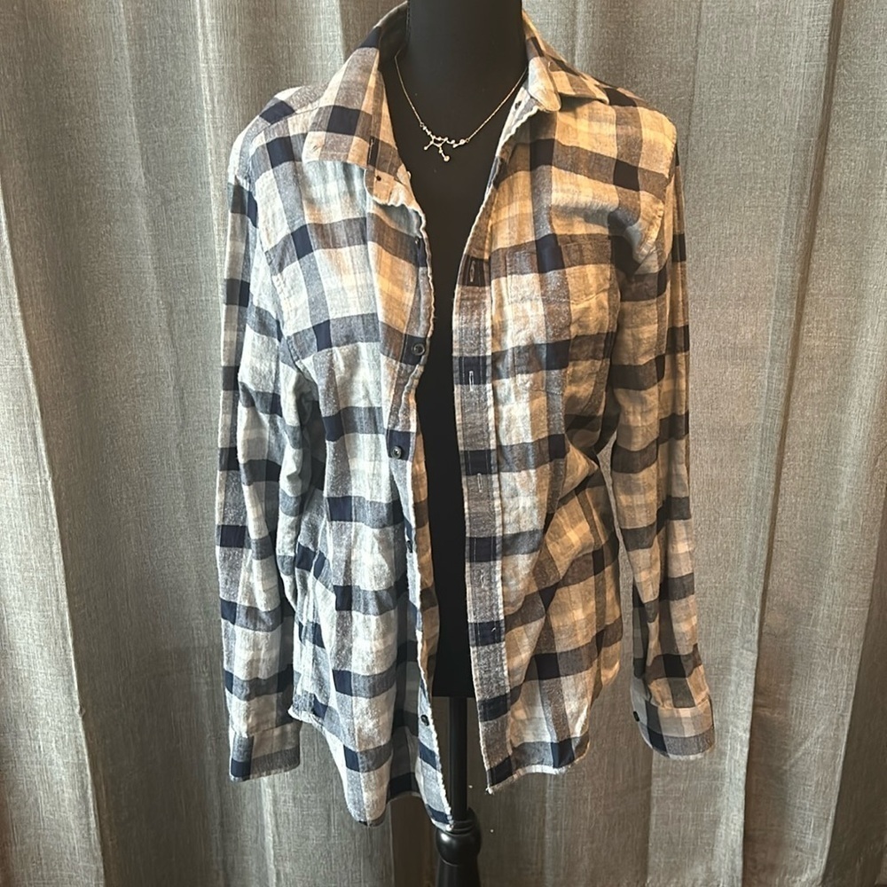 Gray and White Banana Republic Slim Fit Button Up